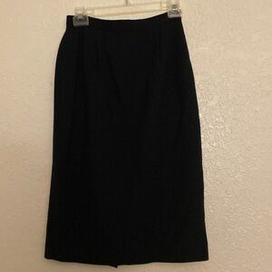 Woman’s pencil skirt, size 4, black, wool